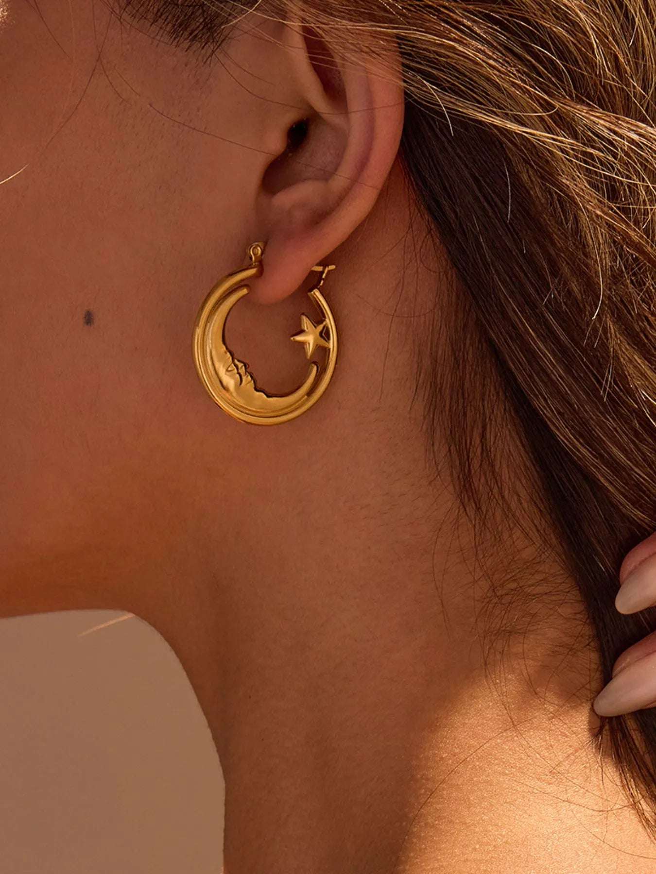 18K Gold - Plated Crescent Moon Star Hoop Earrings - Extrinsic Beauty