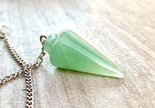 Natural Gemstone Smooth Conical Crystal Pendulum with Charm, Nickle Free Chain, Reiki Meditation Dowsing Tool (Green Aventurine)