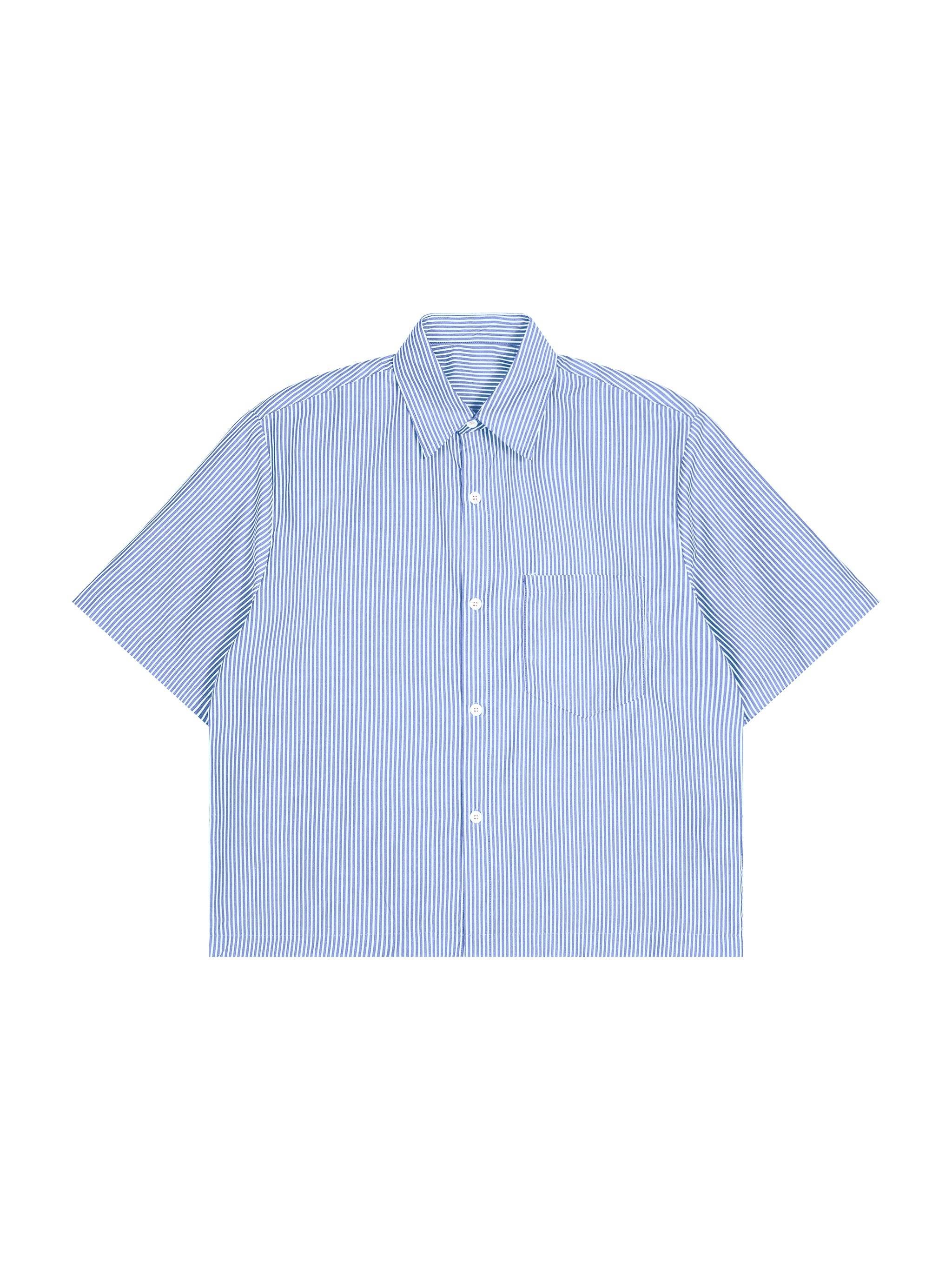 Light blue vertical stripe boxy shirt, short sleeves, button-front