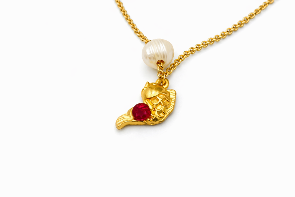 Natural Ruby Emerald Sea Animals 18k Gold Pearl Choker